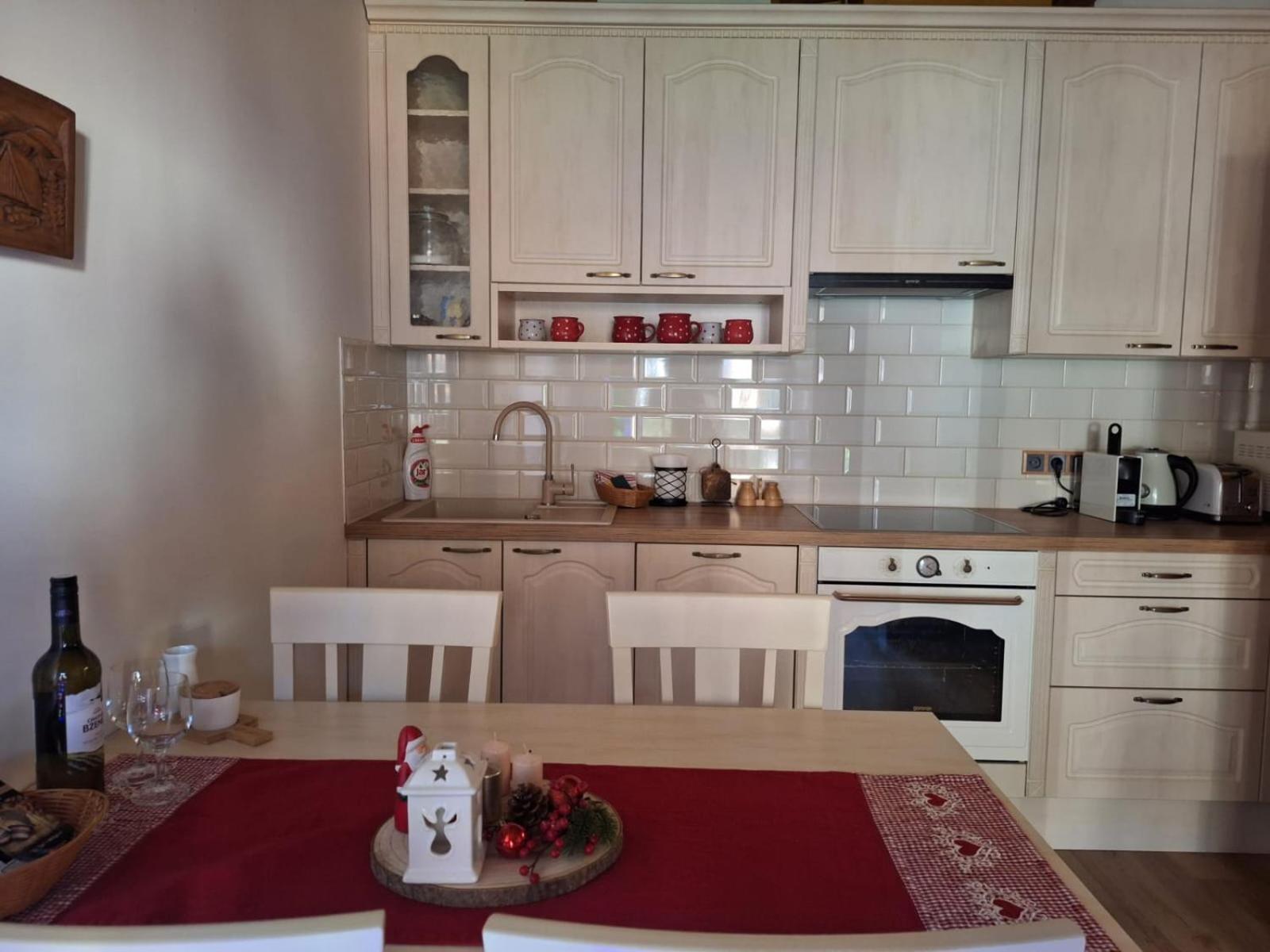 Apartman Jezerne Вельке-Карловице Экстерьер фото